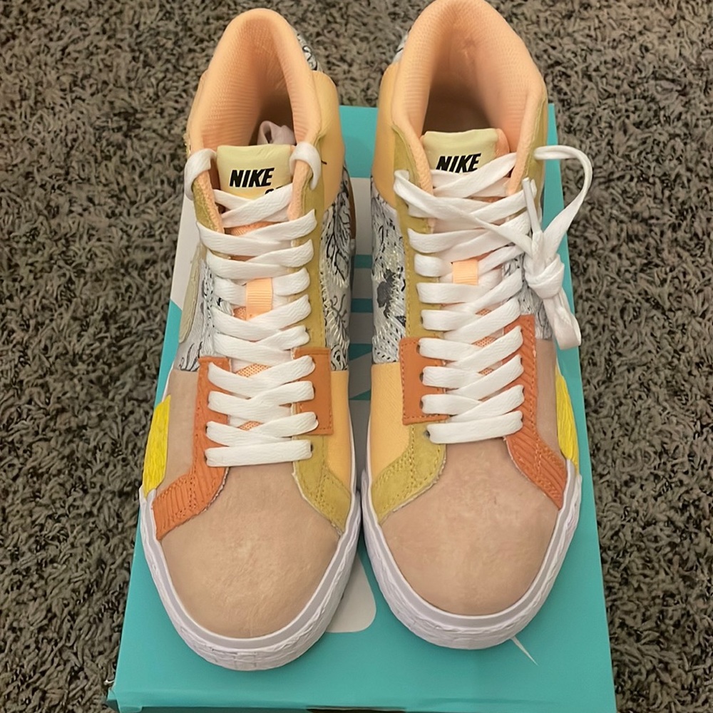 Nike SB Zoom Blazer Mid Prm Shoes
Melon Tint Citron M 5.5 W 7 HTF!